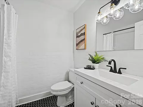 Bath - 5501 Farmbrook Dr, Charlotte, NC 28210 photo 2 of 2