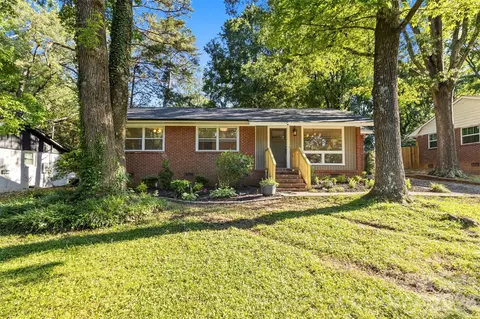 3840 Colebrook Rd, Charlotte, NC 28215