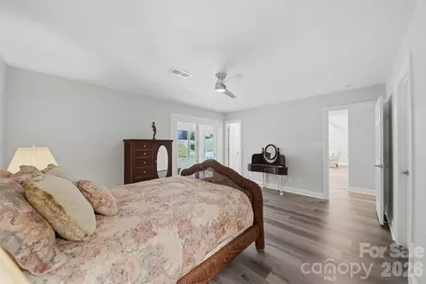 Bedroom - 3677 Rock Bridge Ne Dr NE, Conover, NC 28613 photo 6 of 7