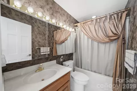 Bath - 3677 Rock Bridge Ne Dr NE, Conover, NC 28613 photo 1 of 2