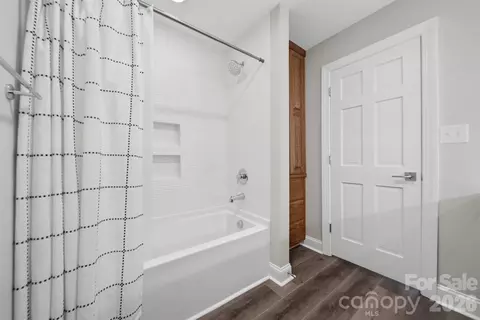Entry Way - 3677 Rock Bridge Ne Dr NE, Conover, NC 28613 photo 2 of 2