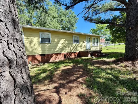 112 Academy Nw Ave NW, Concord, NC 28025