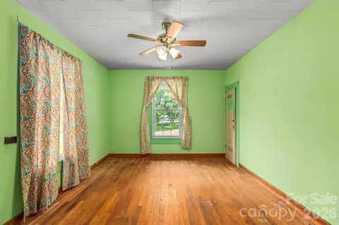 Bedroom - 128 John Deere Dr, Harmony, NC 28634 photo 5 of 6