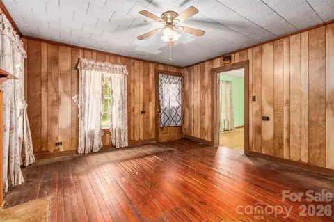 Living - 128 John Deere Dr, Harmony, NC 28634 photo 3 of 5