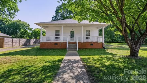 110 Globe St, Mount Holly, NC 28120