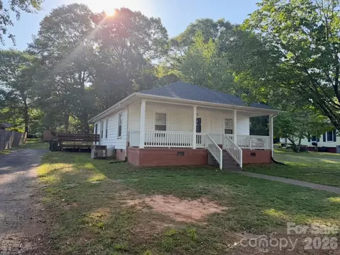 110 Globe St, Mount Holly, NC 28120