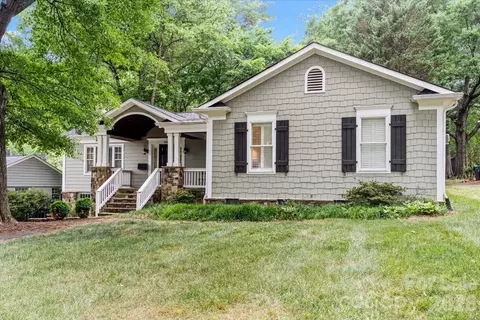 3000 Forest Park Dr, Charlotte, NC 28209