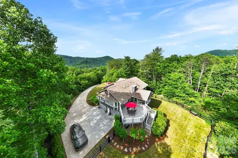 152 Skyview Cir, Asheville, NC 28804