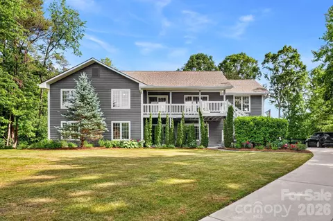 152 Skyview Cir, Asheville, NC 28804