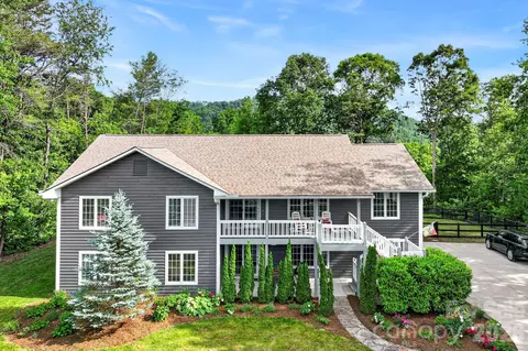 152 Skyview Cir, Asheville, NC 28804