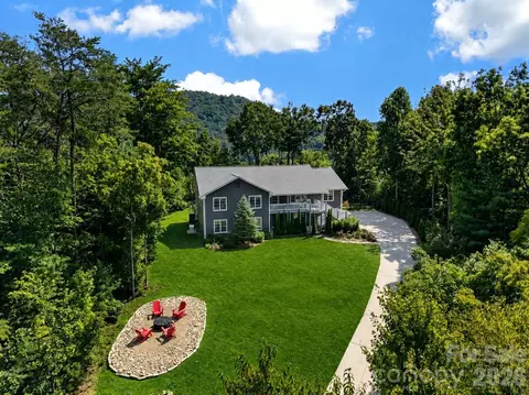 152 Skyview Cir, Asheville, NC 28804