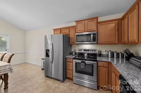 Kitchen - 174 Pheasant Ridge Cir, York, SC 29745 photo 3 of 3