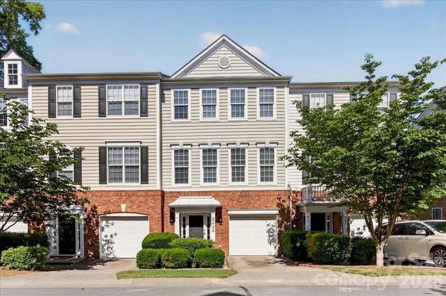 5426 Dockery Dr, Charlotte, NC 28209