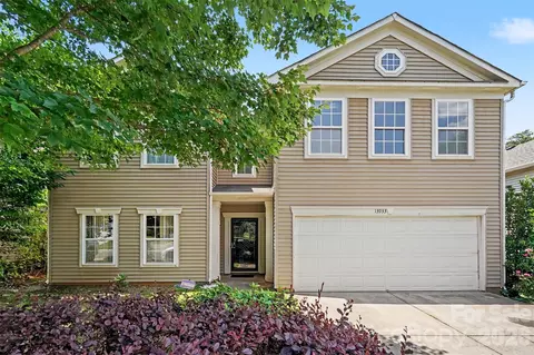 13933 Pinyon Pine Ln, Charlotte, NC 28215