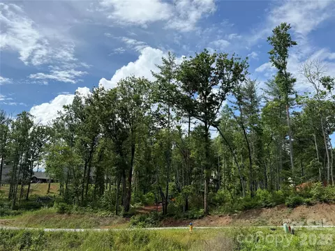 207 Cascade Ridge Rd, Fairview, NC 28730