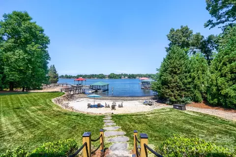 136 Bridlewood Dr, Mooresville, NC 28117