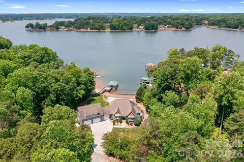 136 Bridlewood Dr, Mooresville, NC 28117
