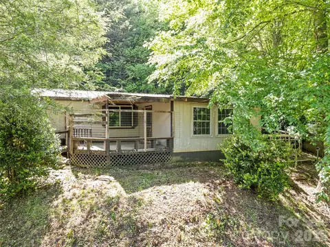 102 Serenity Ln, Clyde, NC 28721