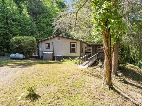 Exterior - 102 Serenity Ln, Clyde, NC 28721 photo 5 of 9