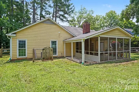 4300 Saxonbury Way, Charlotte, NC 28269