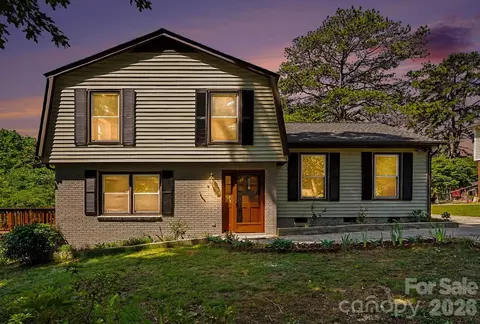 3601 Cross Winds Rd, Charlotte, NC 28227