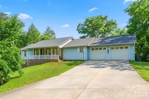 570 Pleasant View Dr, Marion, NC 28752