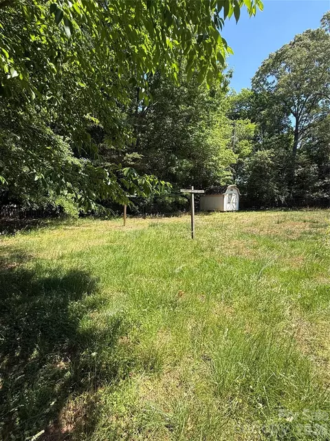 Exterior - 6237 Burnhurst Ln, Denver, NC 28037 photo 2 of 4