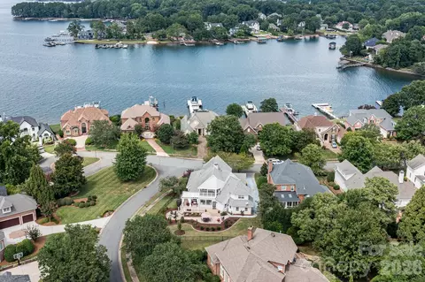 17626 Spinnakers Reach Dr, Cornelius, NC 28031