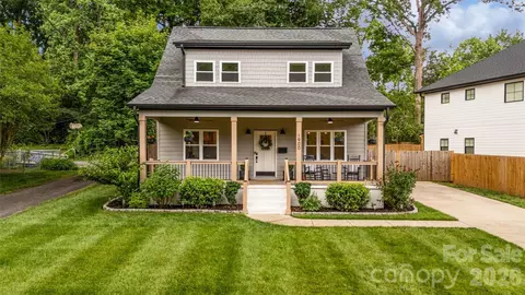 1900 Arnold Dr, Charlotte, NC 28205