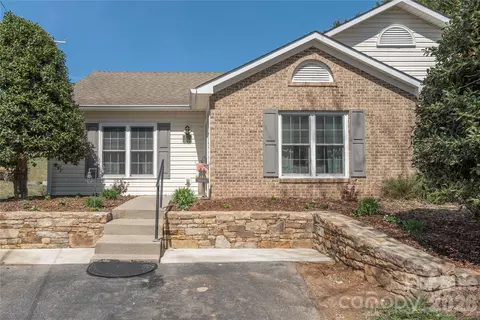 11 Pearl Apt A St # A, Black Mountain, NC 28711