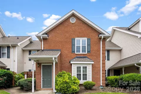 9320 S Vicksburg Park Ct, Charlotte, NC 28210