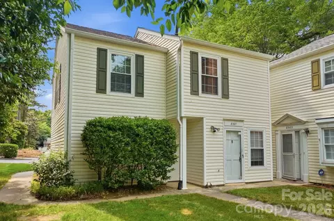 8501 Pine Thicket Ct, Charlotte, NC 28226