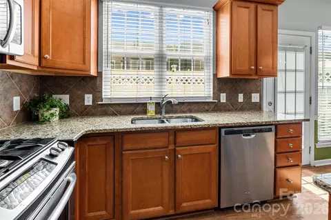 Kitchen - 720 Passage Dr, Fort Mill, SC 29708 photo 3 of 4
