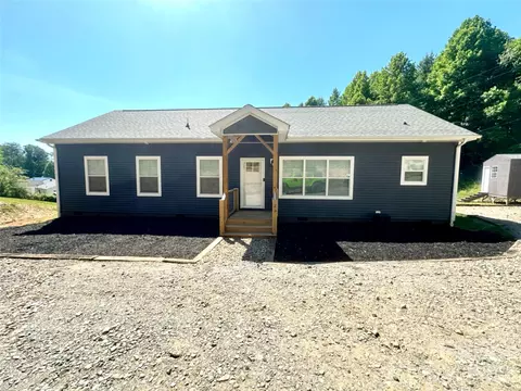 2 Watsell Dr, Leicester, NC 28748