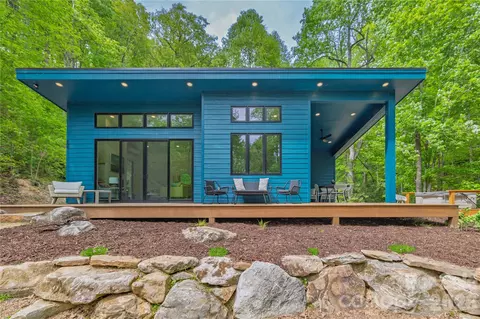 808 Mountain Cove Rd, Hendersonville, NC 28792