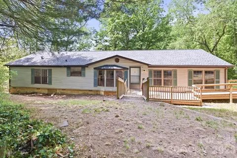 154 Ridgedale Rd, Candler, NC 28715