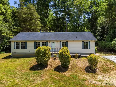 142 Josiah Ln, Hendersonville, NC 28792