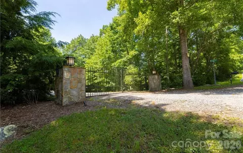 00 Rabbit Hop 16 17 Rd #16 & 17, Spruce Pine, NC 28777