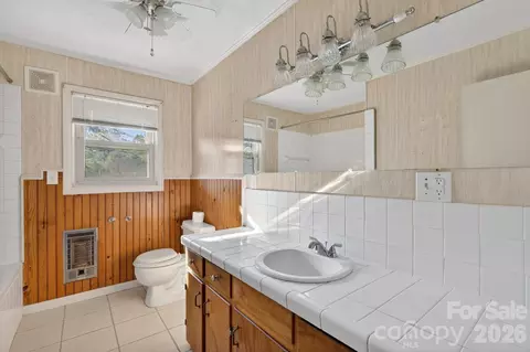 Bath - 4024 Piney Rd, Morganton, NC 28655 photo 1 of 2
