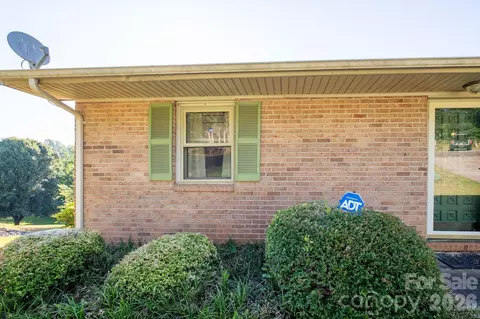 Exterior - 4024 Piney Rd, Morganton, NC 28655 photo 2 of 3