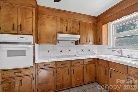 Kitchen - 4024 Piney Rd, Morganton, NC 28655 photo 2 of 2
