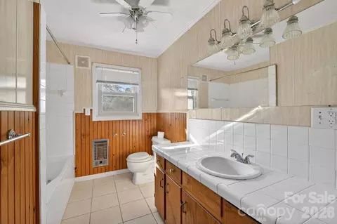 Bath - 4024 Piney Rd, Morganton, NC 28655 photo 2 of 2