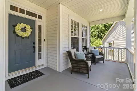 Exterior - 329 Brixham Pl, Fort Mill, SC 29708 photo 4 of 8