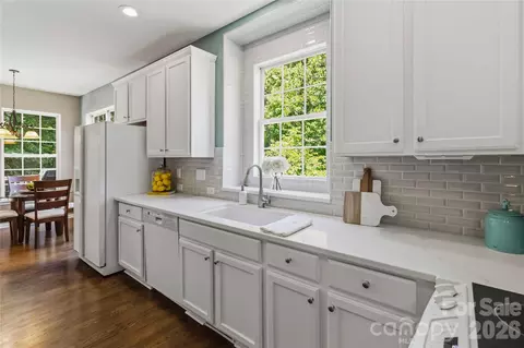 Kitchen - 329 Brixham Pl, Fort Mill, SC 29708 photo 3 of 3