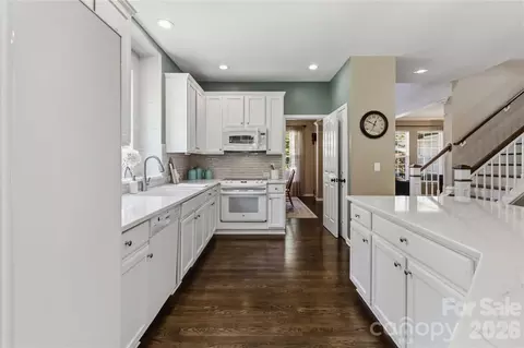 Kitchen - 329 Brixham Pl, Fort Mill, SC 29708 photo 2 of 3