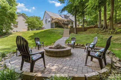 Exterior - 329 Brixham Pl, Fort Mill, SC 29708 photo 7 of 8