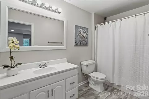 Bath - 329 Brixham Pl, Fort Mill, SC 29708 photo 4 of 4