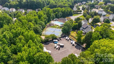 View/Area - 329 Brixham Pl, Fort Mill, SC 29708 photo 2 of 6
