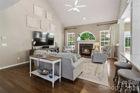 Living - 329 Brixham Pl, Fort Mill, SC 29708 photo 2 of 4