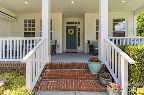 Exterior - 329 Brixham Pl, Fort Mill, SC 29708 photo 3 of 8